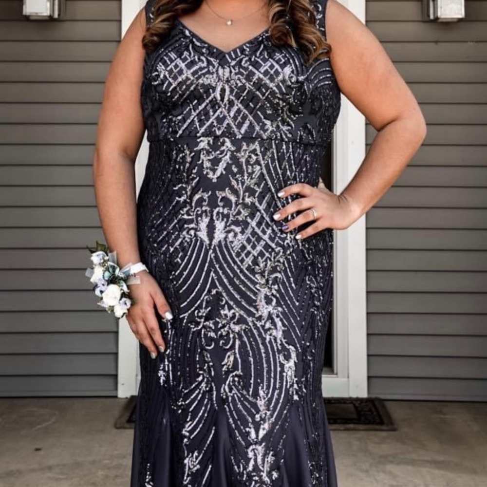 prom dress - Picture 2 of 3